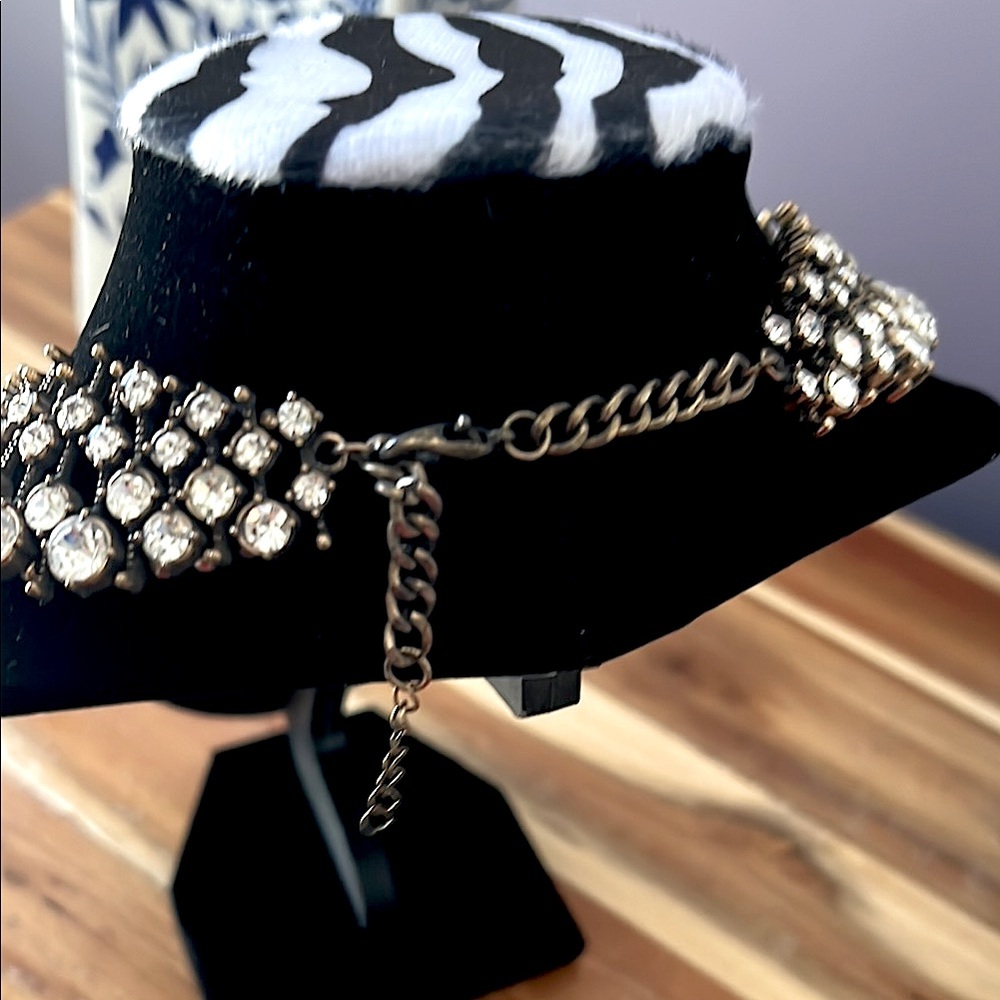 Stunning Statement Necklace! - Picture 5 of 7